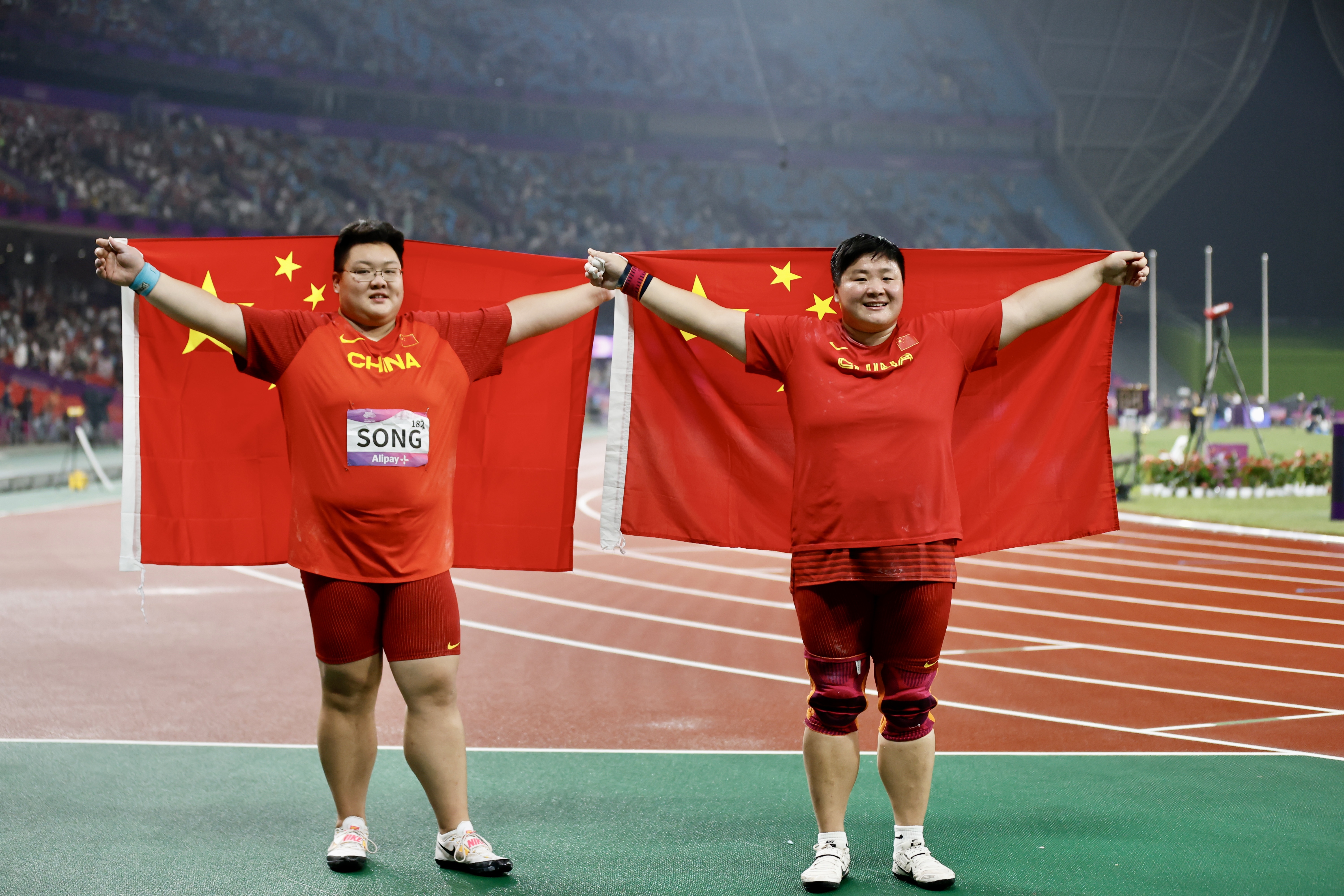 德国举重选手力争卫冕，备受期待